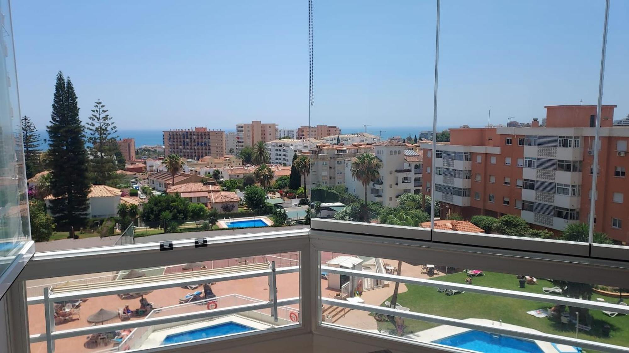 Enjoying Together Torremolinos Bagian luar foto
