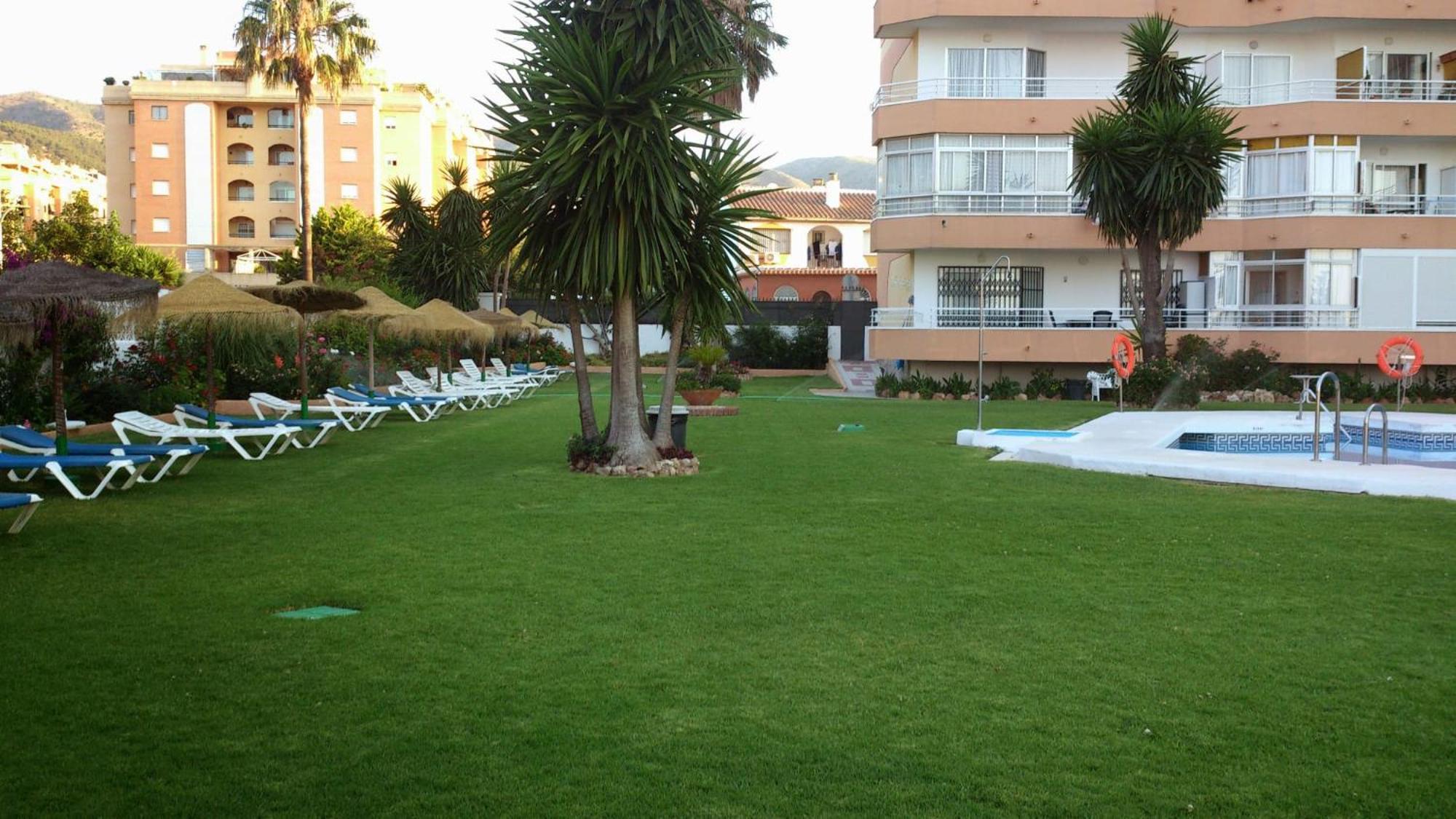 Enjoying Together Torremolinos Bagian luar foto